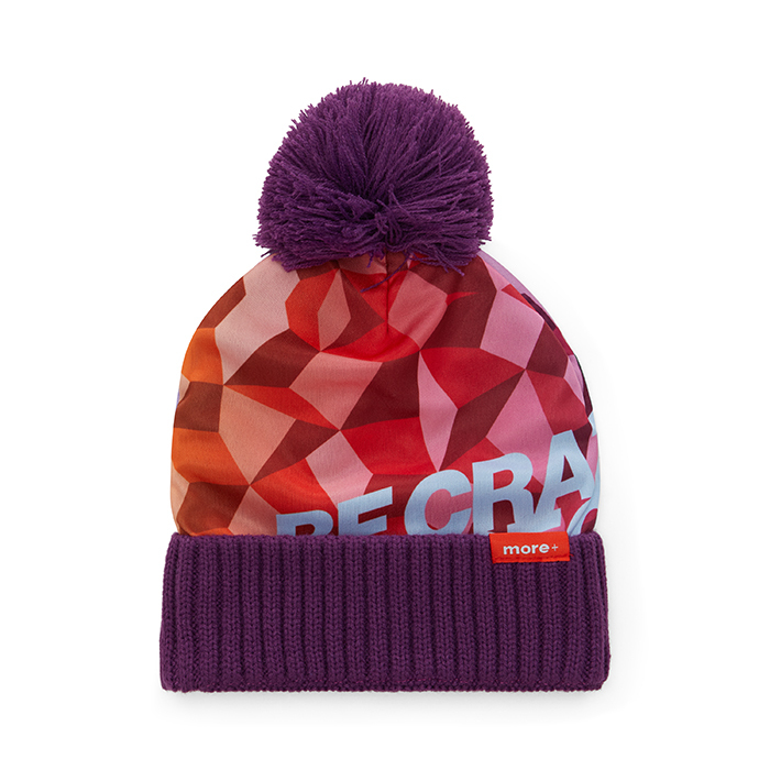 Gorro de poliéster a todo color con interior acrílico, pompón y puño de canalé 2*1. personalizado con logo
