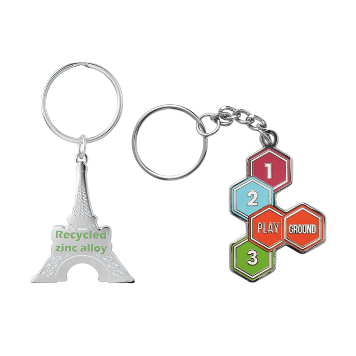 Llavero de aleación de zinc reciclado con forma personalizada y diseño de logotipo de esmalte duro de imitación. personalizado con logo