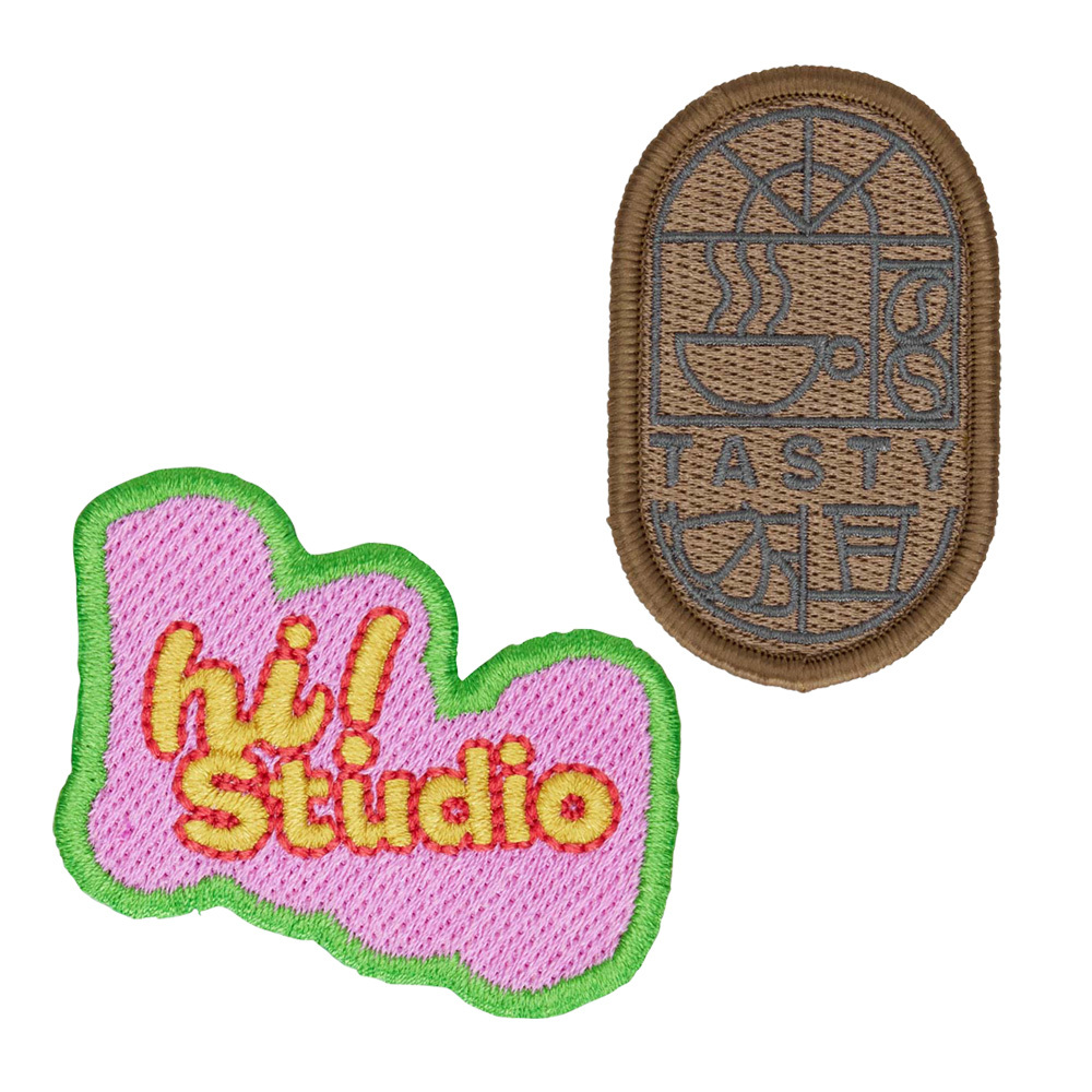 Parche bordado con borde merrow personalizado con logo