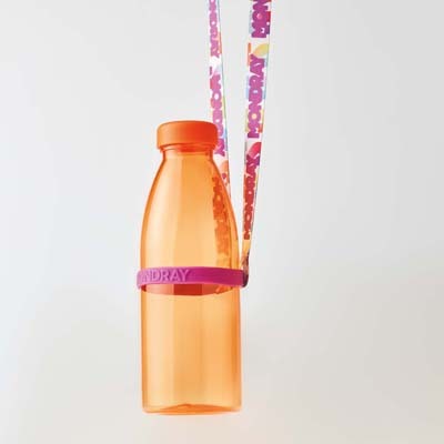 Lanyard de poliéster sublimado con soporte para botellas y vasos. personalizado con logo